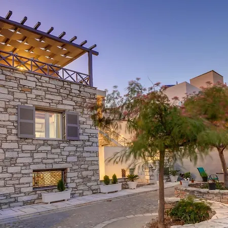 Takis Guesthouse- Laoura-hermoupolis * 에르무폴리