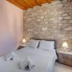 Daire Takis Guesthouse- Laoura-hermoupolis