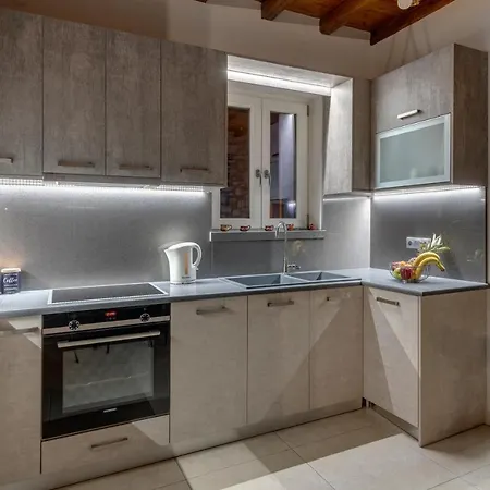 Takis Guesthouse- Laoura-hermoupolis * Ermoupoli