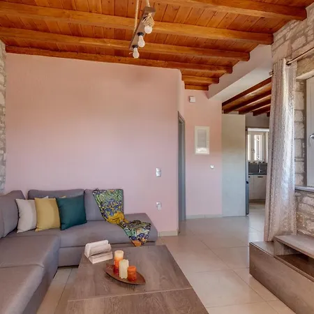 Apartment Takis Guesthouse- Laoura-hermoupolis