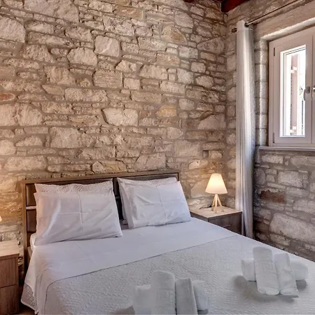 Takis Guesthouse- Laoura-hermoupolis Apartment