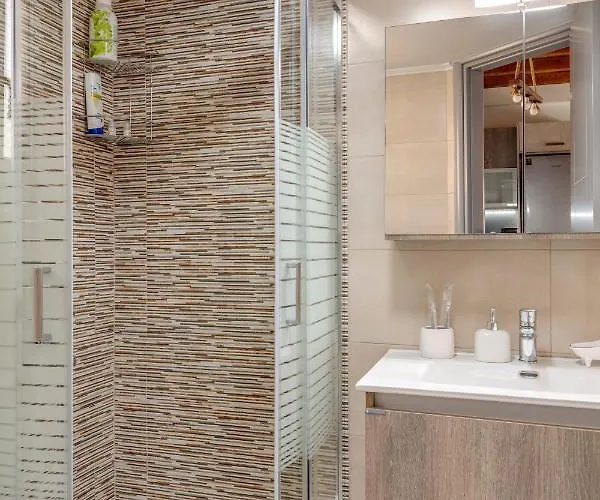 Takis Guesthouse- Laoura-hermoupolis Apartamento *